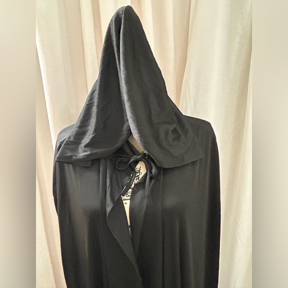 Halloween Black Hooded Cape And Gloves Set Vampires Dracula Ghouls 49” Adult - Picture 3 of 11